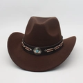 Detail eines Western-Cowboyhuts mit Lederband, Türkisstein-Inlay und Metallstiften - Einheitsgröße / Kaffeebraun