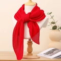 Foulard carré rouge pour femme en lin froissé, tissu respirant et texture très douce - Foulard Carré Plissé / 80-100cm / Rouge