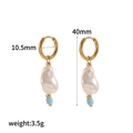 Pendientes de acero de titanio dorado con perlas blancas y cuentas azules - Pendientes de Gota con Perlas Irregulares y Cuentas Azules (TE60449)