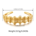 Detailansicht des goldenen Wellenarmbands mit Angaben zu Durchmesser und Gewicht - 18K Echt Vergoldet/Einstellbar Offen / Gold (KB0612)