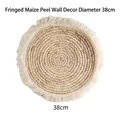 Handgefertigte Boho-Wanddekoration aus Maiskolben mit weißen Fransen und 38cm Durchmesser - Fransenstil 38cm
