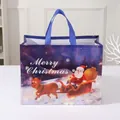 Grote kerstcadeautas van vliesstof met print van de kerstman en zijn rendieren - 32.5*25*17cm / Blauw (Stijl 3)