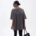 Übergroßes dunkelgraues T-Shirt mit silbernen Strass-Buchstaben auf dem Rücken - S / Gewaschenes Grau