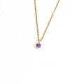 Collar minimalista bañado en oro de 18 quilates con colgante de gema morada facetada de 4 garras - Febrero-Púrpura