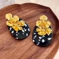 2507197 Golden Flower Black Teardrop Shell (s925 Silver Needle)