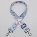 Correa ancha ajustable para bolso con estampado floral y herrajes color plomo - Estilo 645 Gancho Color Pistola