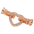 Makro-Detail des herzförmigen Karabinerverschlusses aus Roségold mit Zirkonia-Besatz - VK198 Roségold
