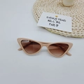 Hip hop candy colored triangular cat-eye sunglasses with nude pink plastic frame - Rice Pink