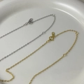 Elegant 925 sterling silver and 18K gold plated O-chain necklaces on ceramic plate - Adjustable Total Length Approx 45cm / White Gold