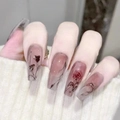 Elegante lila durchscheinende Press-on-Nägel mit dunkler Rose, Coffin-Form für Damen. - R657 Tinten-Rose