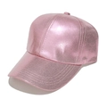 Dettaglio del berretto da baseball in pelle PU rosa metallizzata con finitura lucida - M (56-58cm) / Rosa Metallico