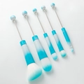 Set de 5 brochas de maquillaje con degradado azul y blanco y cuentas DIY para belleza - Degradado Azul