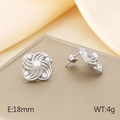 Pendientes plateados en forma de remolino con perlas blancas sobre raso champán - Estilo Flor Espiral (KE116194-KFC) / Color Acero