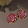 Vintage 18K gold-plated round earrings with pink dried flowers and embossed golden frame - Pink Dandelion