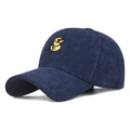 Donkerblauwe corduroy baseballpet met schattige geborduurde eend met bril - Marineblauw