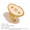 Hammered 18K gold-plated stainless steel oval ring featuring colorful dried flowers - Three Dried Flowers Oval Style / Gold