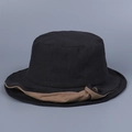Dettaglio del cappello da sole in lino nero con bordo annodato marrone distintivo - M (56-58cm) / Nero