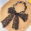 Serre-tête à motif floral avec perles et chaîne dorée torsadée au style vintage - Noir avec des fleurs violettes
