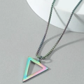Regenboogkleurige roestvrijstalen ketting met holle driehoekige hanger aan boxketting - Kleurrijk