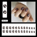 Unghie finte opache con linee ondulate nere e glitter argento in forma corta e rotonda - W1053 Montagna Opaca (Stile Colla)