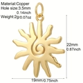 Dettagli del ciondolo a sole in rame placcato oro 18K con misure 22mm x 19mm - Sole