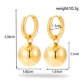 Orecchini a cerchio in acciaio dorato lucido con ciondoli a sfera, peso 10,3g - ER-1309 / Stile Sfera Rotonda d'Oro