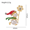 Weihnachts-Schneemann-Brosche mit Perle und rotem Hut, Maße 4,7 cm x 4,0 cm - Weiße Perle Weihnachtsschneemann - Brosche