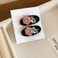 Zweiteiliges Set schwarze Haarklammern mit rosa Blumenstickerei im Vintage-Stil - Schwarze Bestickte Blumenhaarnadel (8# Entenschnabel-Schwarz Einzel)