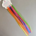 Λεπτομέρεια από πολύχρωμα συνθετικά extensions μαλλιών σε κάρτα παρουσίασης σύννεφο - Κλιπ Μαλλιών Πολύχρωμα Ίσια Μαλλιά