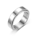 Anello rotante minimale in argento con esterno lucido e trama interna spazzolata su fondo bianco - US 5