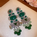 Vintage oorbellen met groen kristal, zilveren details en hangende kralen - 3# Ronde Ingelegde Driehoek Kwastje Oorclips (HE12368)