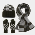 Winter-Strickset mit grünem Karo-Beanie, langem Schal und passenden Handschuhen - Armeegrün