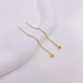Minimalistische lange Quastenohrringe mit goldenen Stahlperlen und schmaler Kette - Polierte Kugel Gold