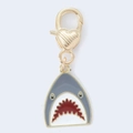 Cartoon shark keychain in gold metal with heart clasp and grey shark pendant charm - 2.2*5.4cm / Gray