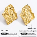 Orecchini irregolari dorati in acciaio inossidabile con dimensioni e peso dettagliati - Stile Pieghettato Irregolare (EH11714G) / Oro