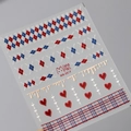 5D-geprägte Nagelaufkleber mit rot-blauem Rautenmuster und Herzmotiven MN-351F - MN-351F Süßer Künstlerischer Stil (Rot Blau Argyle/Creme Tropf/Herz)