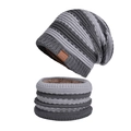 Set berretto e sciarpa invernali in maglia a righe grigie con interno in pile - Grigio