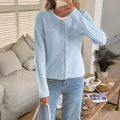Damen-Strickjacke in Hellblau mit Goldknöpfen und Rundhalsausschnitt im lässigen Stil - S / Blau