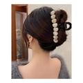 Elegant hair claw clip with creamy white heart-shaped pearl shell for stylish updo - Beige (Heart Shell Decoration)
