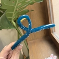 Blue 13cm minimalist oversized hair claw clip made of glossy resin held by hand - 13cm Hanger Type / Azure Blue