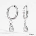 Prachtige roestvrijstalen creolen met een peervormige zirkonia hanger in zilver - Waterdruppelhanger (PD3079)