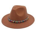 Chapeau fedora marron avec ruban ethnique tissé main et accessoires colorés - Kaki