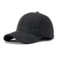 Dunkelgraue Herren-Basecap aus Wolle mit Sport-Metallemblem für Herbst und Winter - Grau
