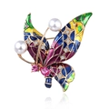 Broche mariposa de esmalte dorado con alas de colores, pedrería y perlas falsas - Mariposa pintada con antenas de perlas (16BC189)