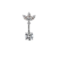 Détail macro du piercing d'ombilic argenté avec couronne marquise et grand zircon rond - Style Grand Strass Rond (24020201-11)