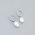 Orecchini a cerchio minimalisti in argento S925 con perle d'acqua dolce bianche - Argento 925/Perla d'acqua dolce / Argento