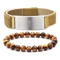 Bracciale occhio di tigre abbinato a cinturino in maglia dorata con incisione a croce - Cinturino in Maglia + Perline Set da 2 Pezzi / Oro + Occhio di Tigre