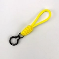 Portachiavi in paracord giallo intrecciato con robusto moschettone nero a forma di otto - Stile Corto / Giallo