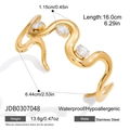 Detalles técnicos del brazalete de acero chapado en oro 18K con circonitas y especificaciones - Brazalete Abierto de Ondas con Tres Diamantes