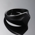 Anillo geométrico minimalista de acero inoxidable negro mate cepillado con textura rombo - US 7 / Negro
